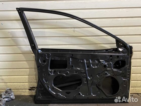 Дверь передняя левая Toyota Camry V70 оригинал