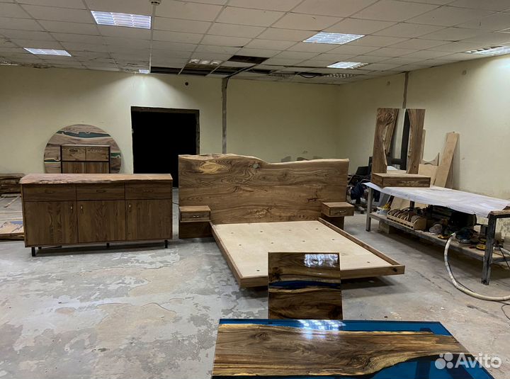 Кровать из массива дуба