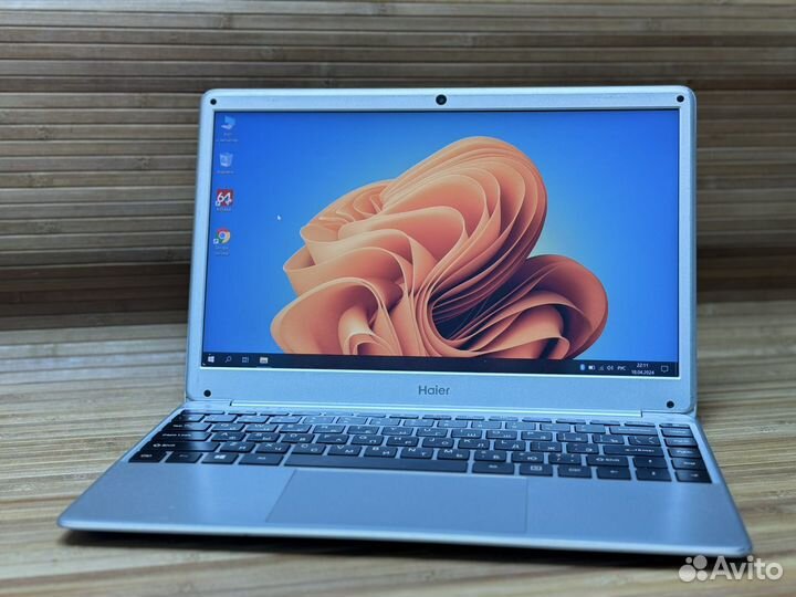 Ноутбук 2 ядра 4 озу и быстрый SSD 5 часов работы