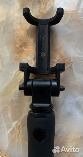 Xiaomi Монопод Mi Selfie Stick wired remote shutte