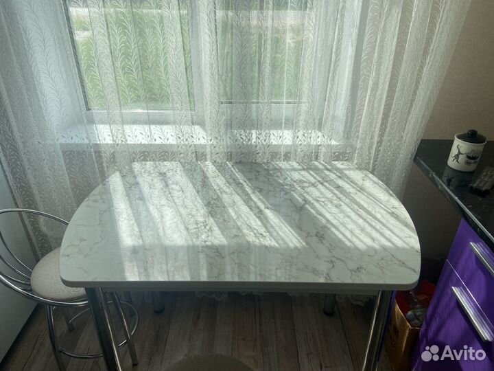 Кухонный стол