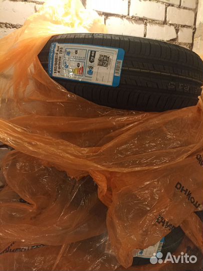 Tracmax X-Privilo TX5 185/60 R15 84H