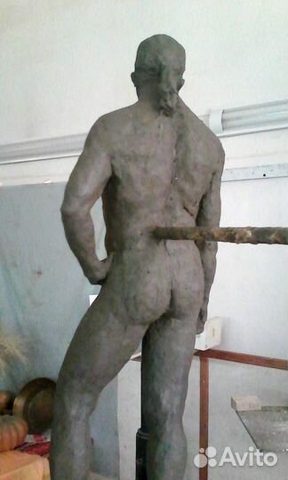 Круглая скульптура и лепные предметы под заказ