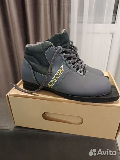 Лыжные ботинки