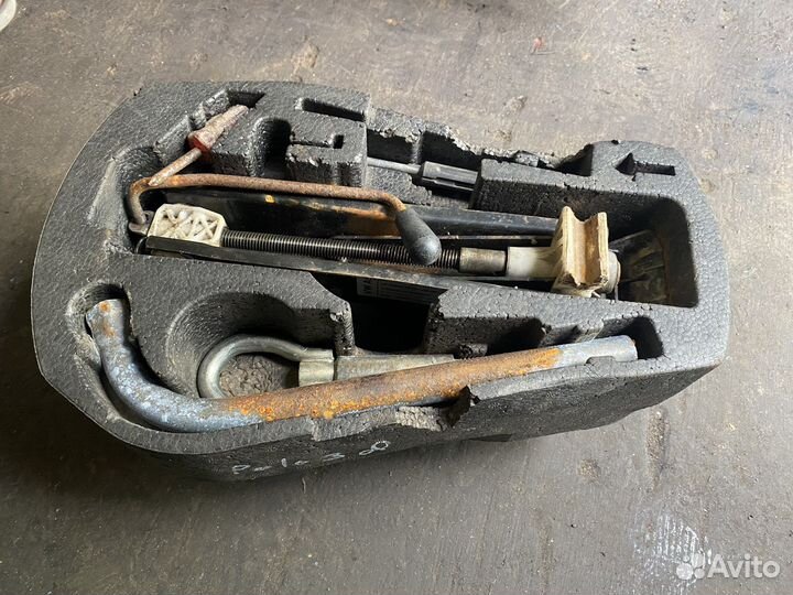 Набор инструмента Volkswagen Polo 5 sedan