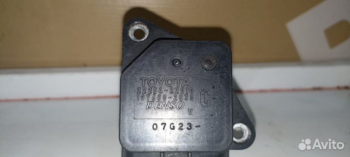 Датчик массового расхода воздуха Toyota Lexus
