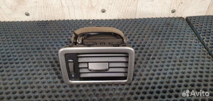 Дефлектор воздушный Volvo V70 BW