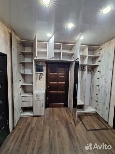 Шкаф с зеркалом