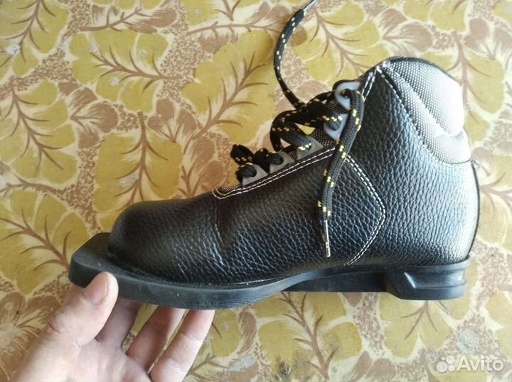 Лыжные ботинки 33