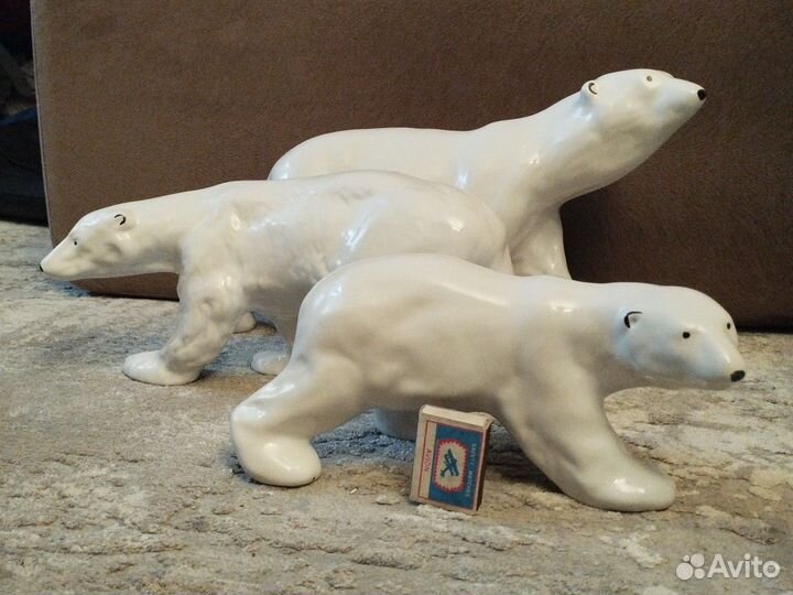Фарфоровая статуэтка белый медведь