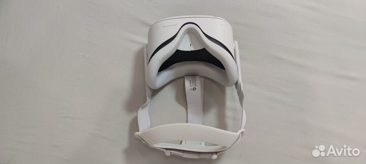 Oculus quest 2 64 Gb + аксессуары