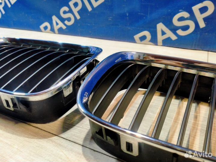 Решетка радиатора Bmw 523I Левый Руль