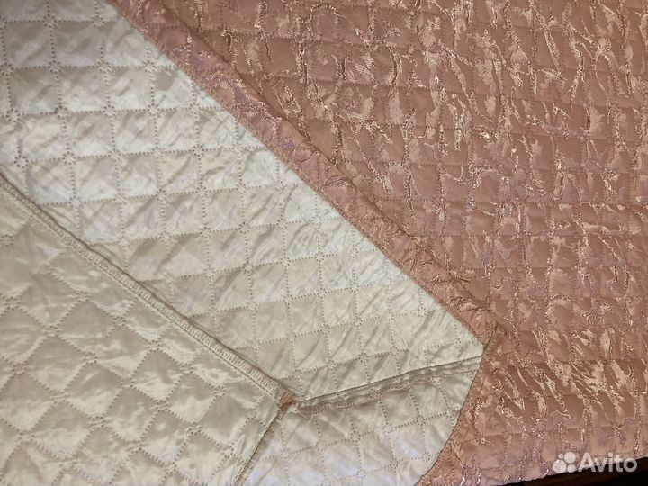Покрывало на кровать стеганное б/у