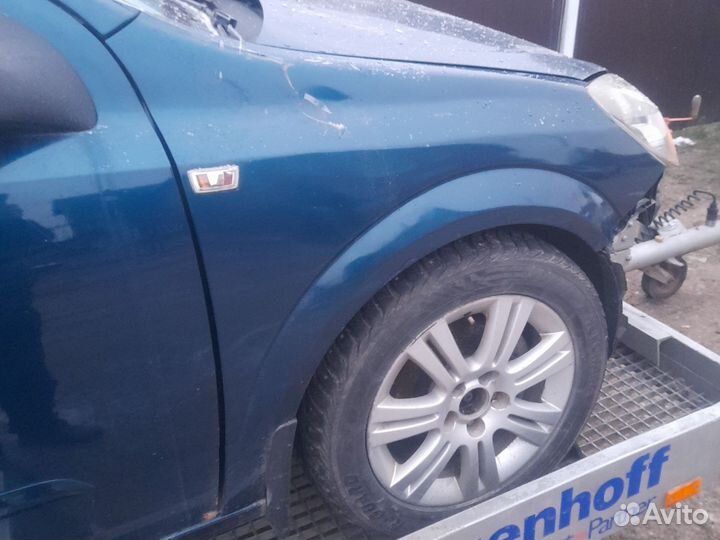 Крыло переднее правое на Opel astra h