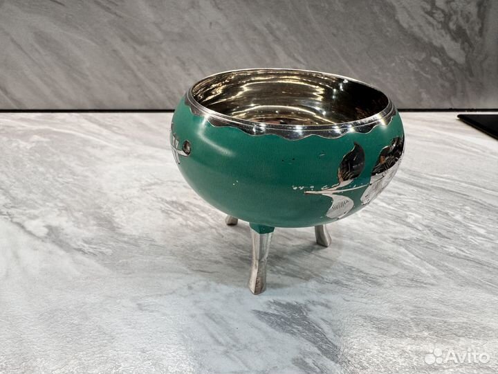 Конфетница на ножках