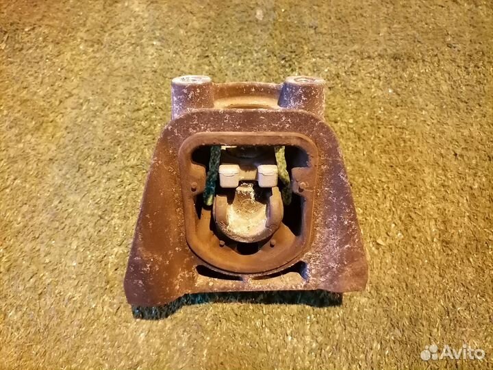 Опора двигателя (подушка двс) левая 50850-SNA-A82