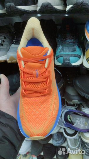 Кроссовки Hoka