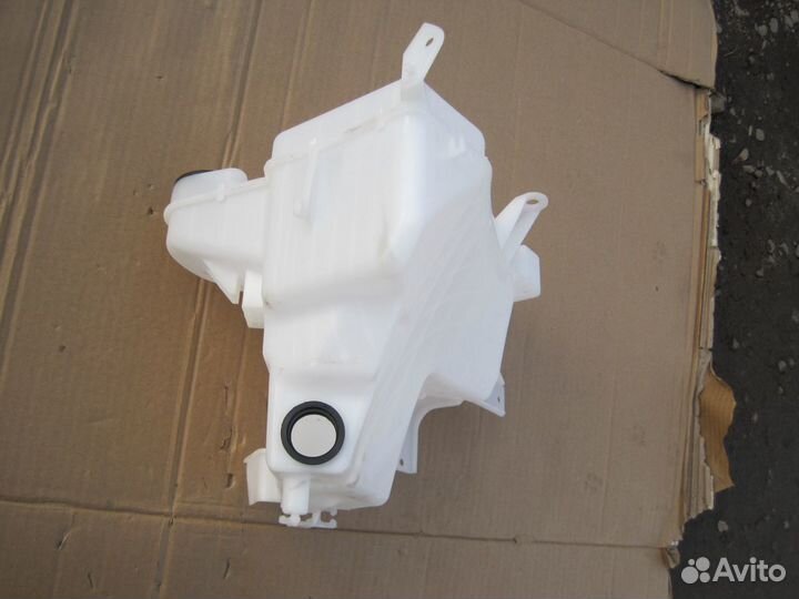 Бачок омывателя лоб стекла Toyota Land Cruiser 120