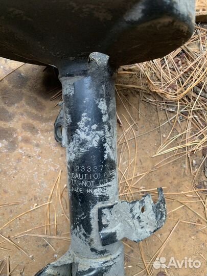 Амортизаторы передние KYB