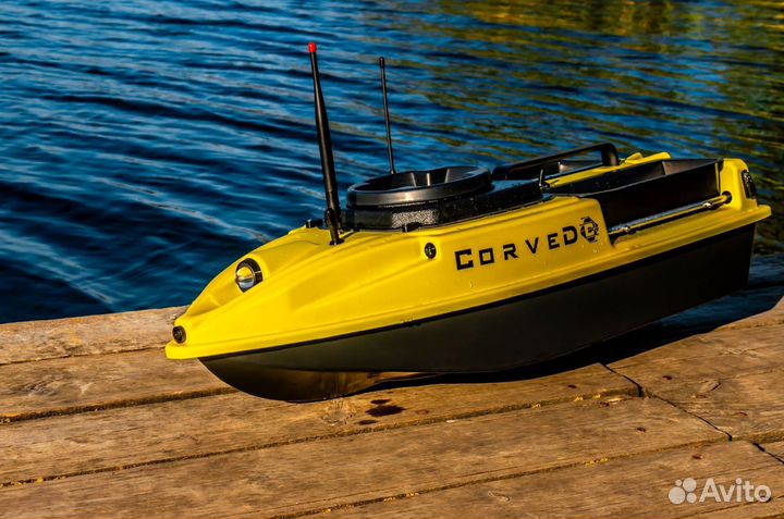 Рыболовный кораблик для завоза прикормки