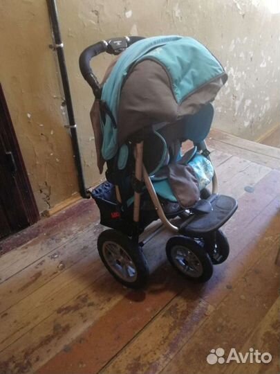 Прогулочная коляска