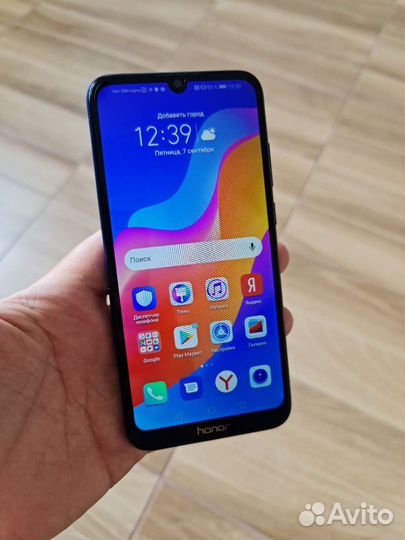 Телефон Honor 8a 32gb