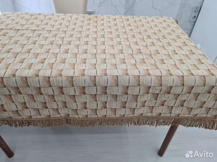 Скатерть гобеленовая