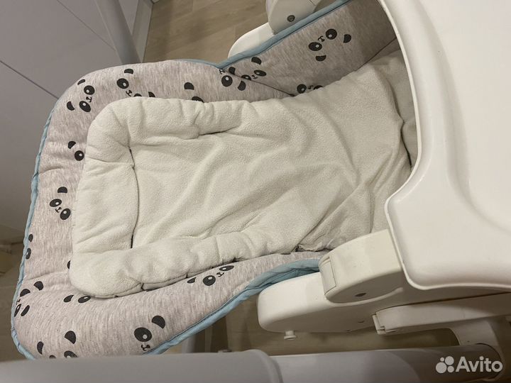 Детский столик и стульчик для кормления