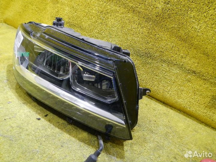 Фара правая Volkswagen Tiguan