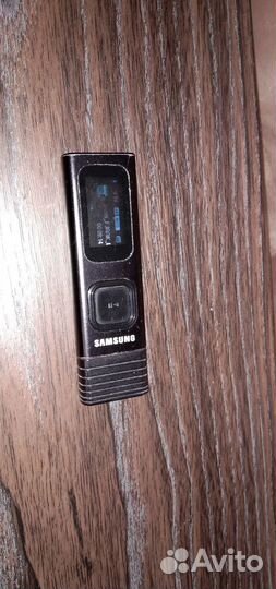 Плеер MP3 Samsung YP-U7 ав, 4Gb цвет чёрный.Фм