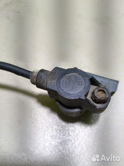 Датчик abs передний правый Opel Vectra B X17DT