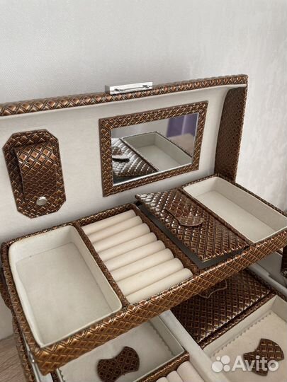 Шкатулка для украшений