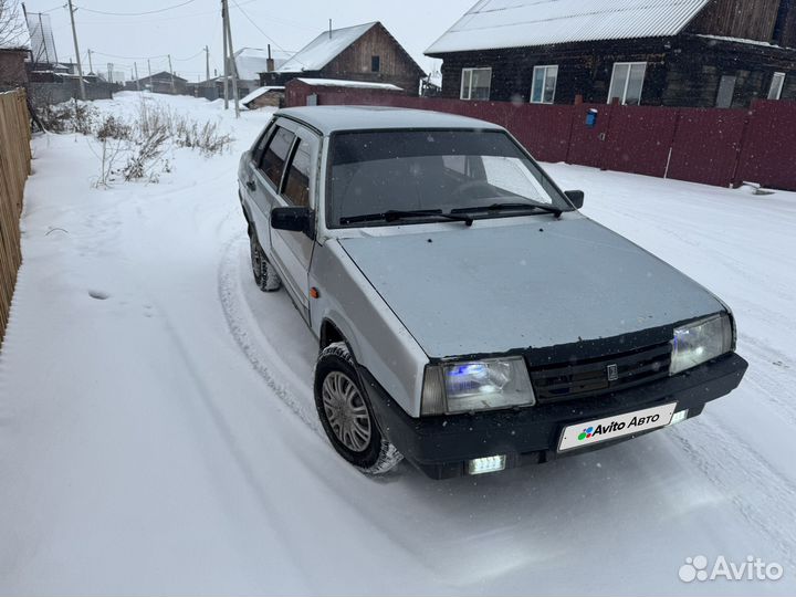 ВАЗ 21099 1.5 МТ, 2002, 200 000 км