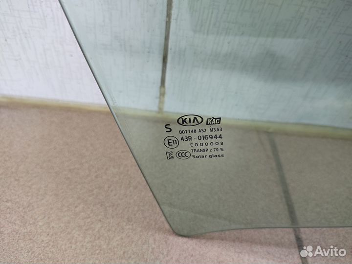 Стекло задней правой двери Kia K5 DL3
