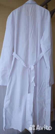 Белый медицинский халат
