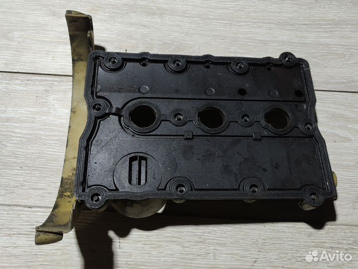 Клапанная крышка BBJ 3,0