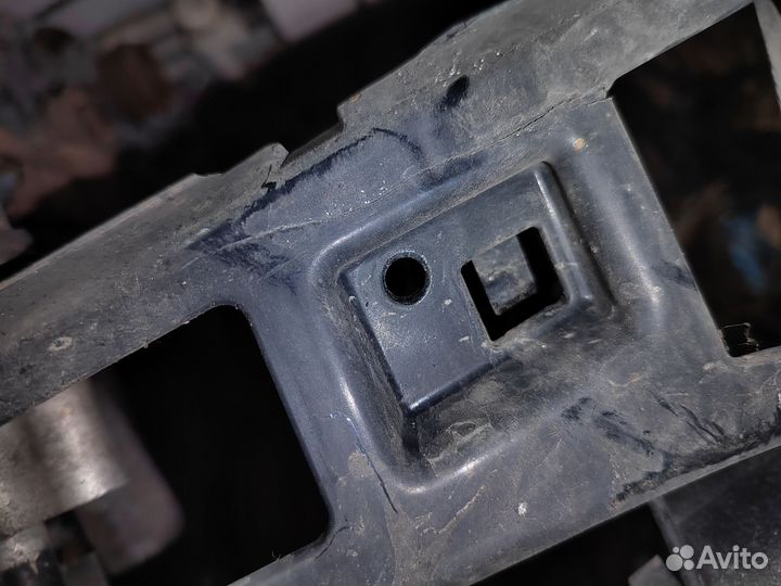 Решетка в бампер центральная X-type