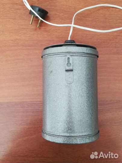 Красный фонарь для проявления фотопленок