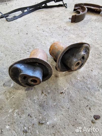 Сайлентблок задней балки volkswagen golf 3