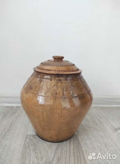 Глиняный горшок