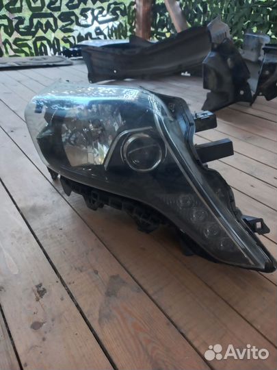 Фара Toyota Land Cruiser Prado 150 2017