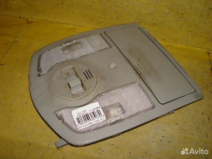 Светильник салона Toyota Prius ZVW30