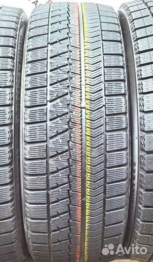 Bridgestone Blizzak VRX2 215/55 R17 91N