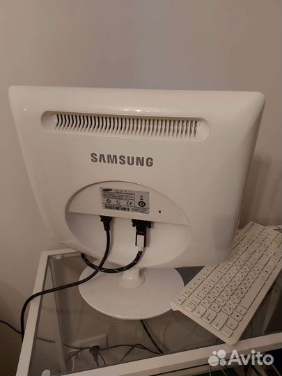 Монитор 19' Samsung SyncMaster 932b белый