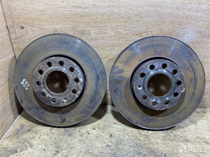 Комплект передних тормозных дисков Audi A6 C5 D193