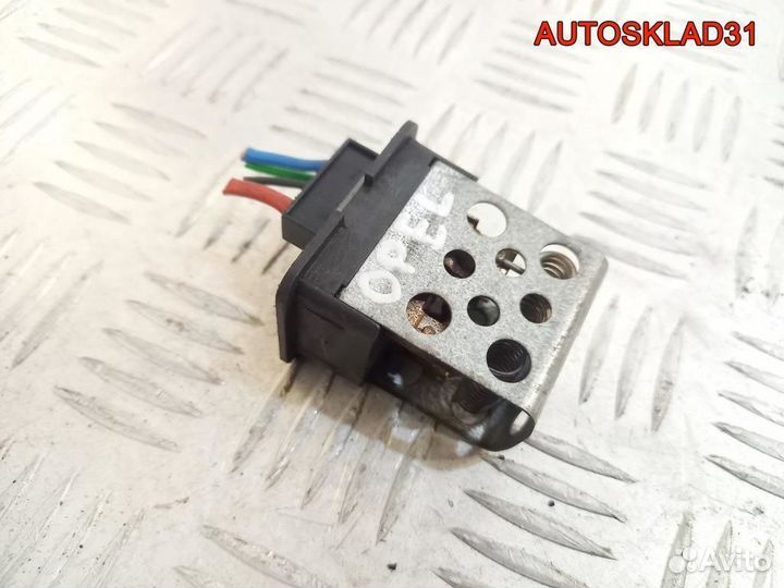 Резистор отопителя Opel Astra H 90559834