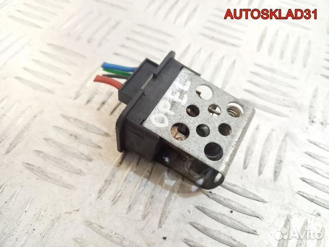 Резистор отопителя Opel Astra H 90559834
