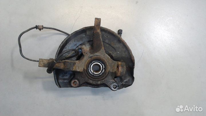 Ступица (кулак, цапфа) Mitsubishi Carisma, 1997