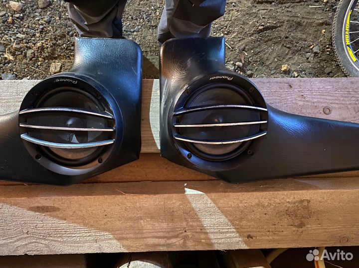 Подиумы с колонками pioneer на ваз 09-099