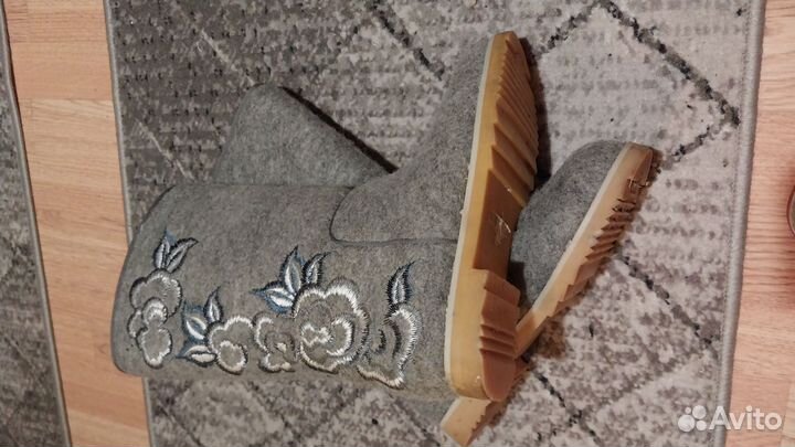 Валенки с вышивкой